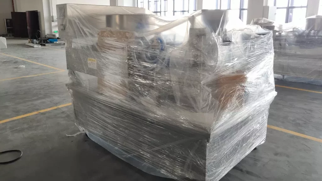 packaging machine with plastic film cover