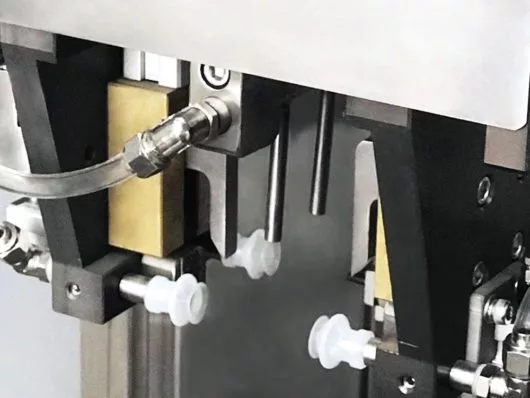 Zipper opening device